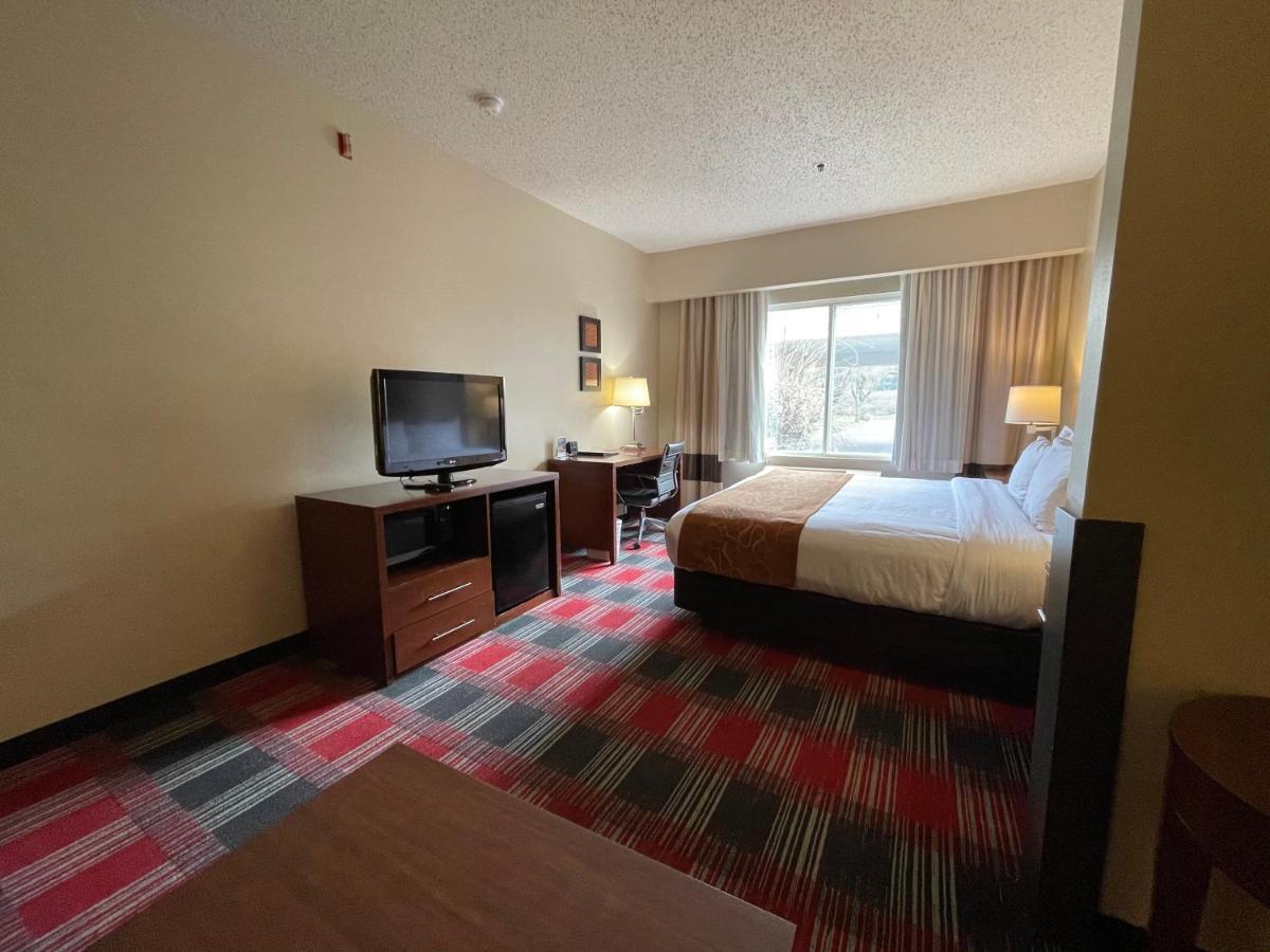 Comfort Suites Near Vancouver Mall Bagian luar foto