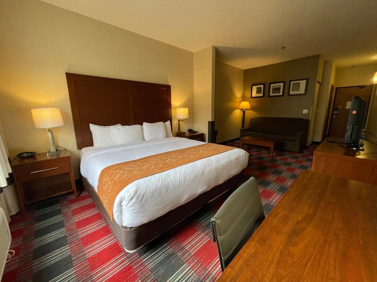 Comfort Suites Near Vancouver Mall Bagian luar foto