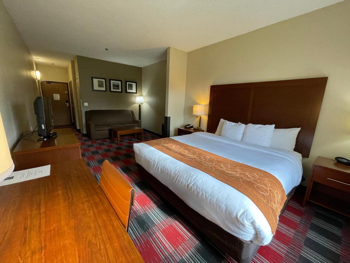 Comfort Suites Near Vancouver Mall Bagian luar foto
