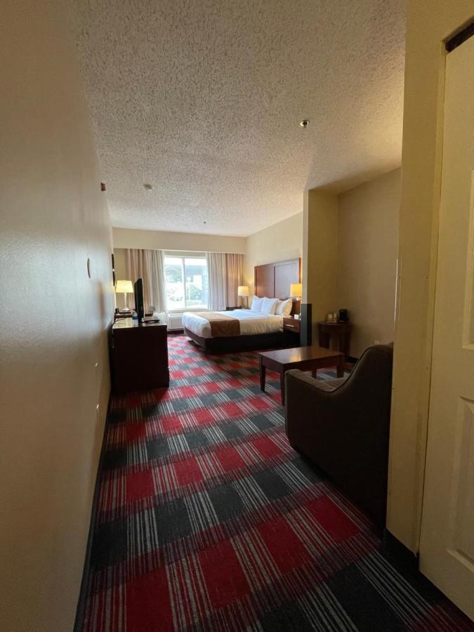 Comfort Suites Near Vancouver Mall Bagian luar foto