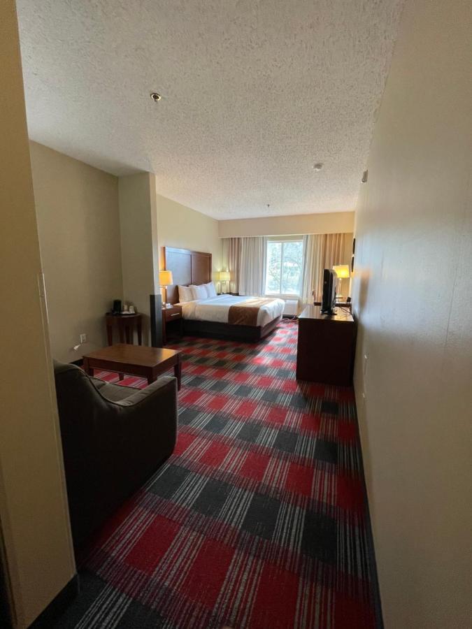 Comfort Suites Near Vancouver Mall Bagian luar foto
