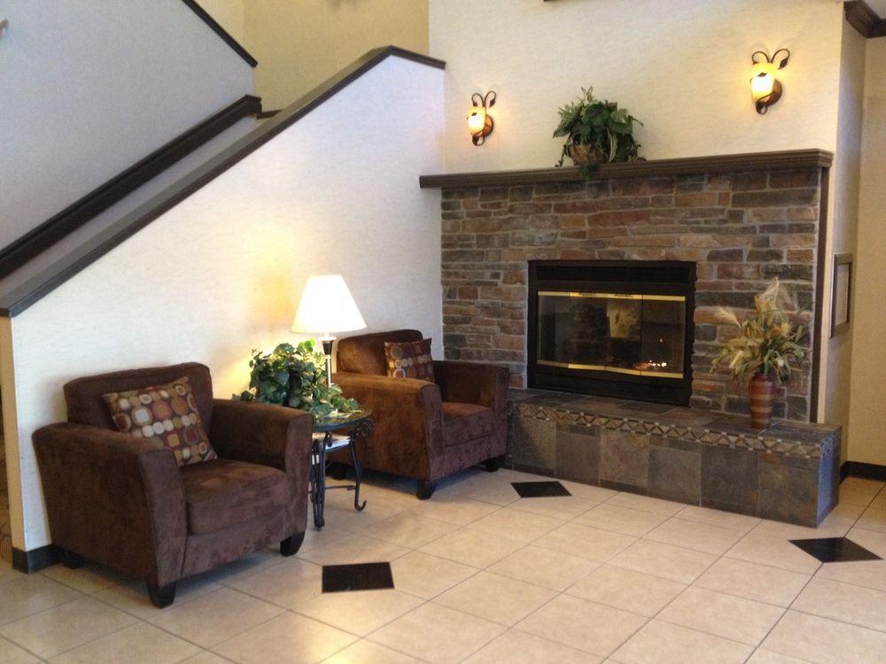 Comfort Suites Near Vancouver Mall Bagian luar foto