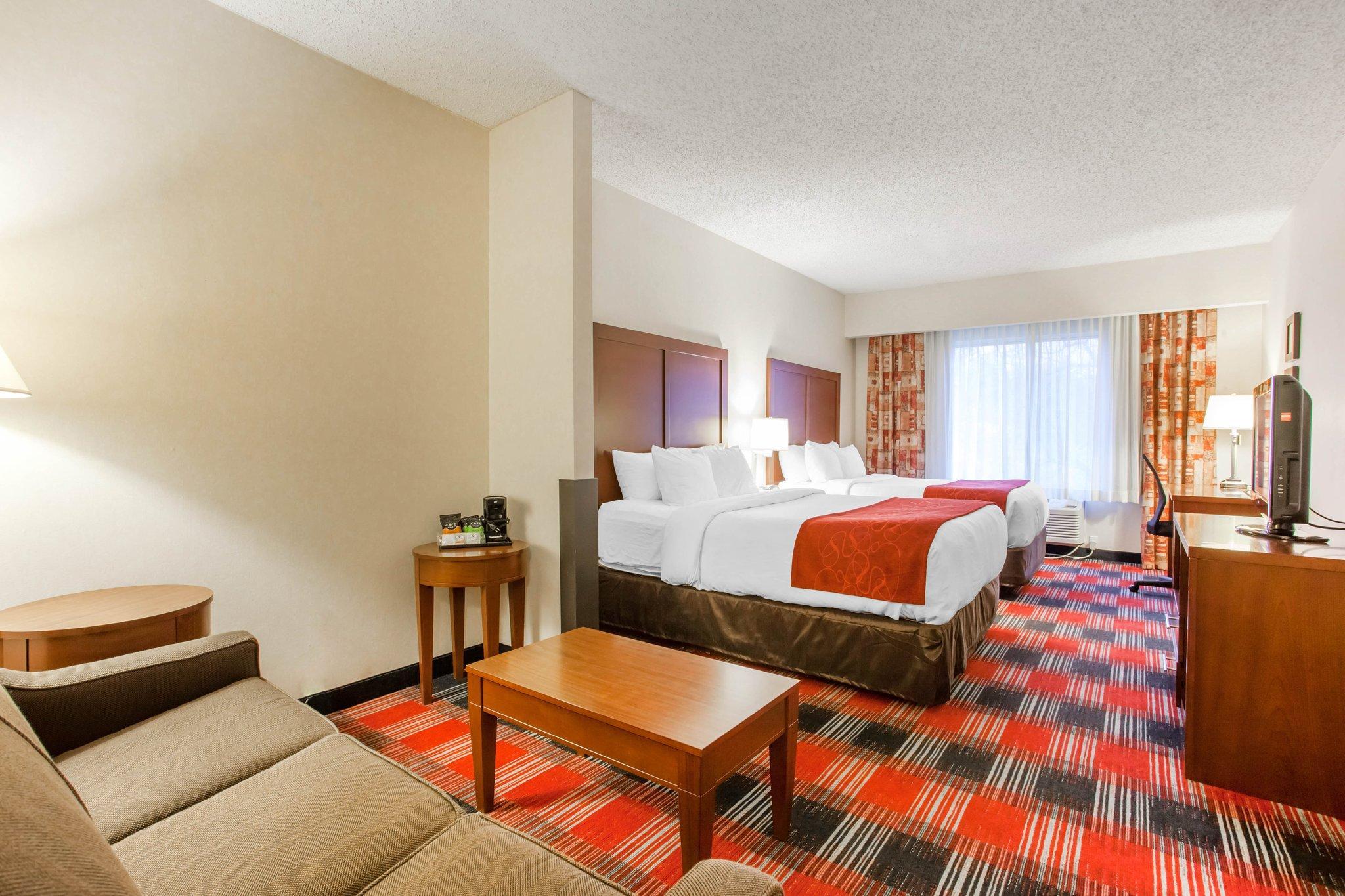 Comfort Suites Near Vancouver Mall Bagian luar foto
