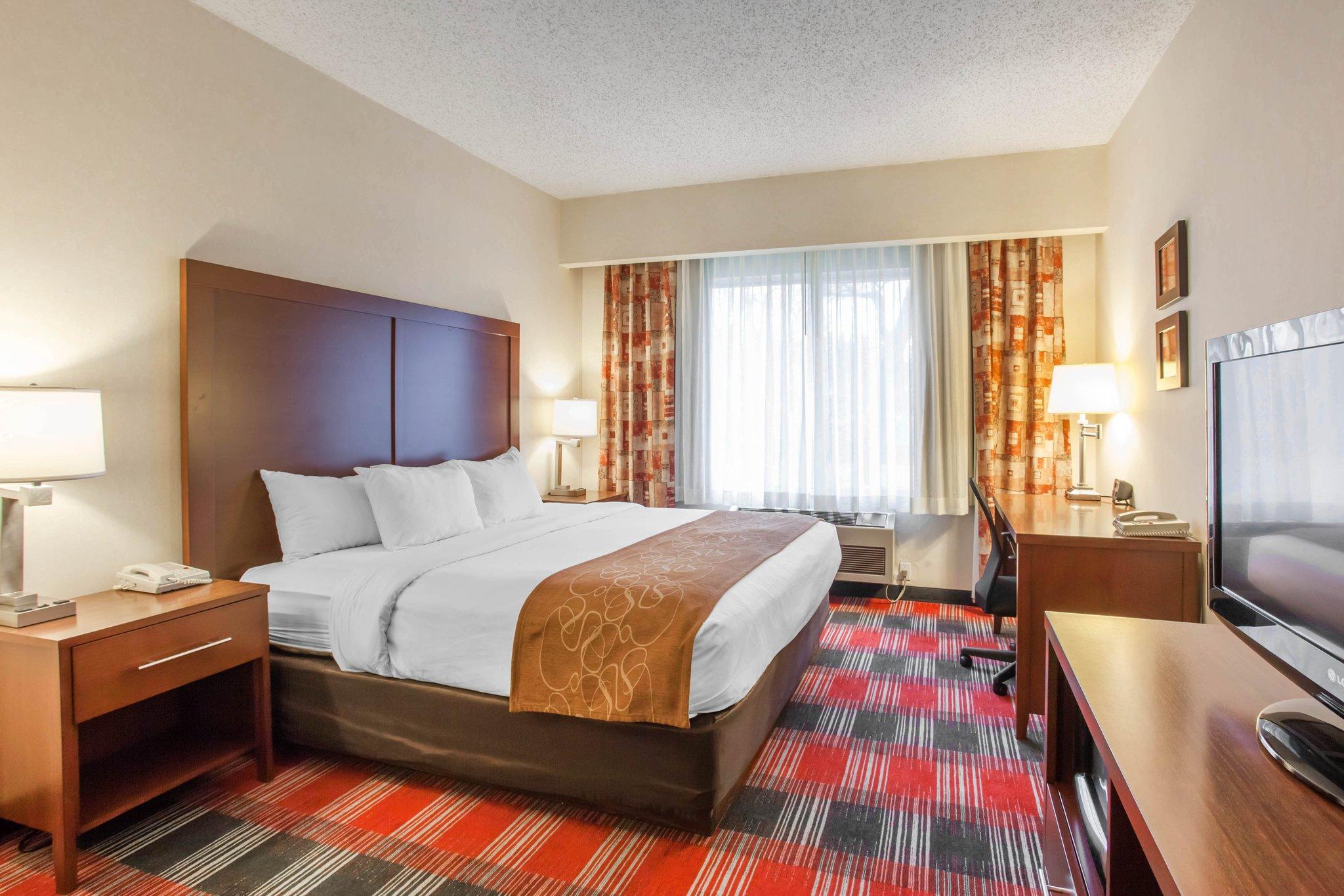Comfort Suites Near Vancouver Mall Bagian luar foto