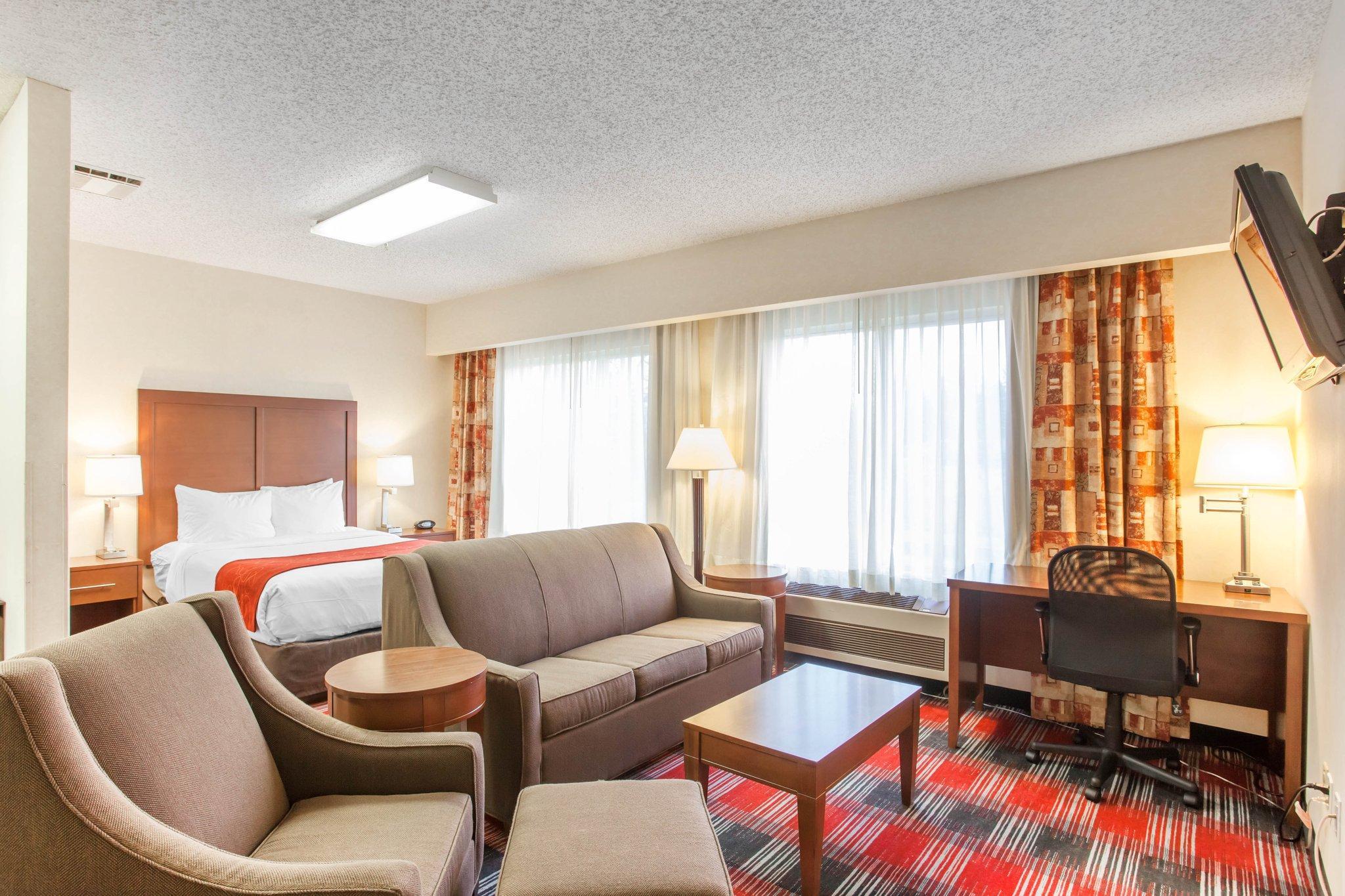 Comfort Suites Near Vancouver Mall Bagian luar foto