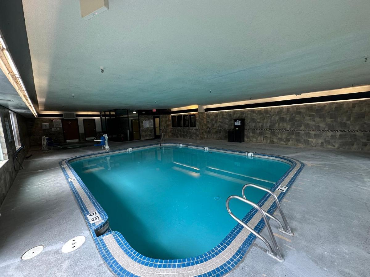 Comfort Suites Near Vancouver Mall Bagian luar foto
