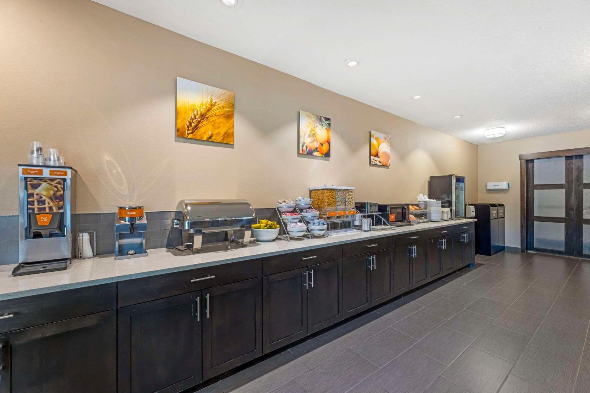 Comfort Suites Near Vancouver Mall Bagian luar foto