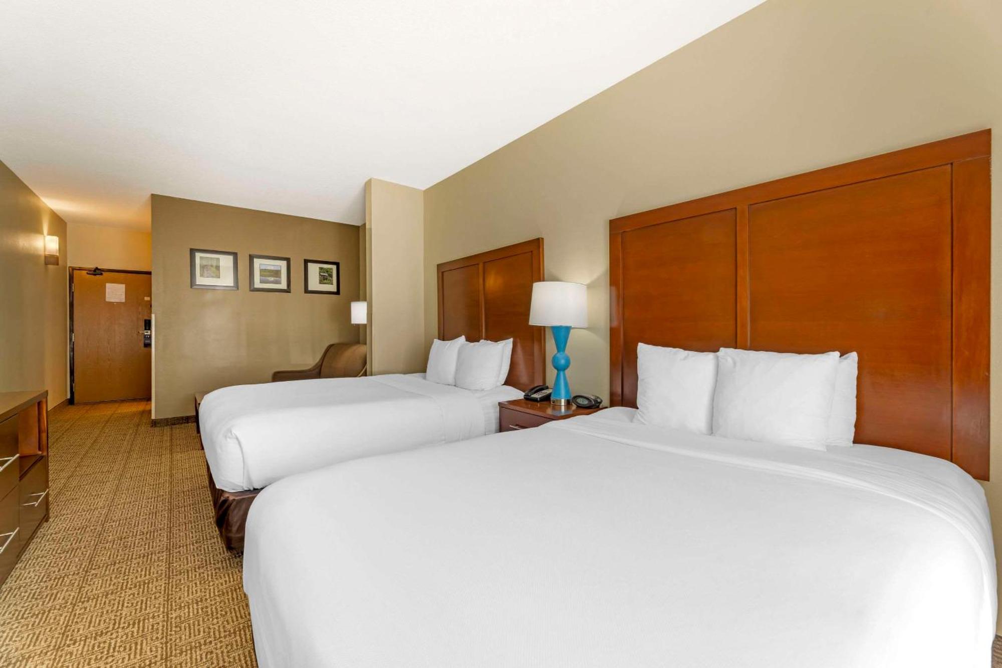 Comfort Suites Near Vancouver Mall Bagian luar foto