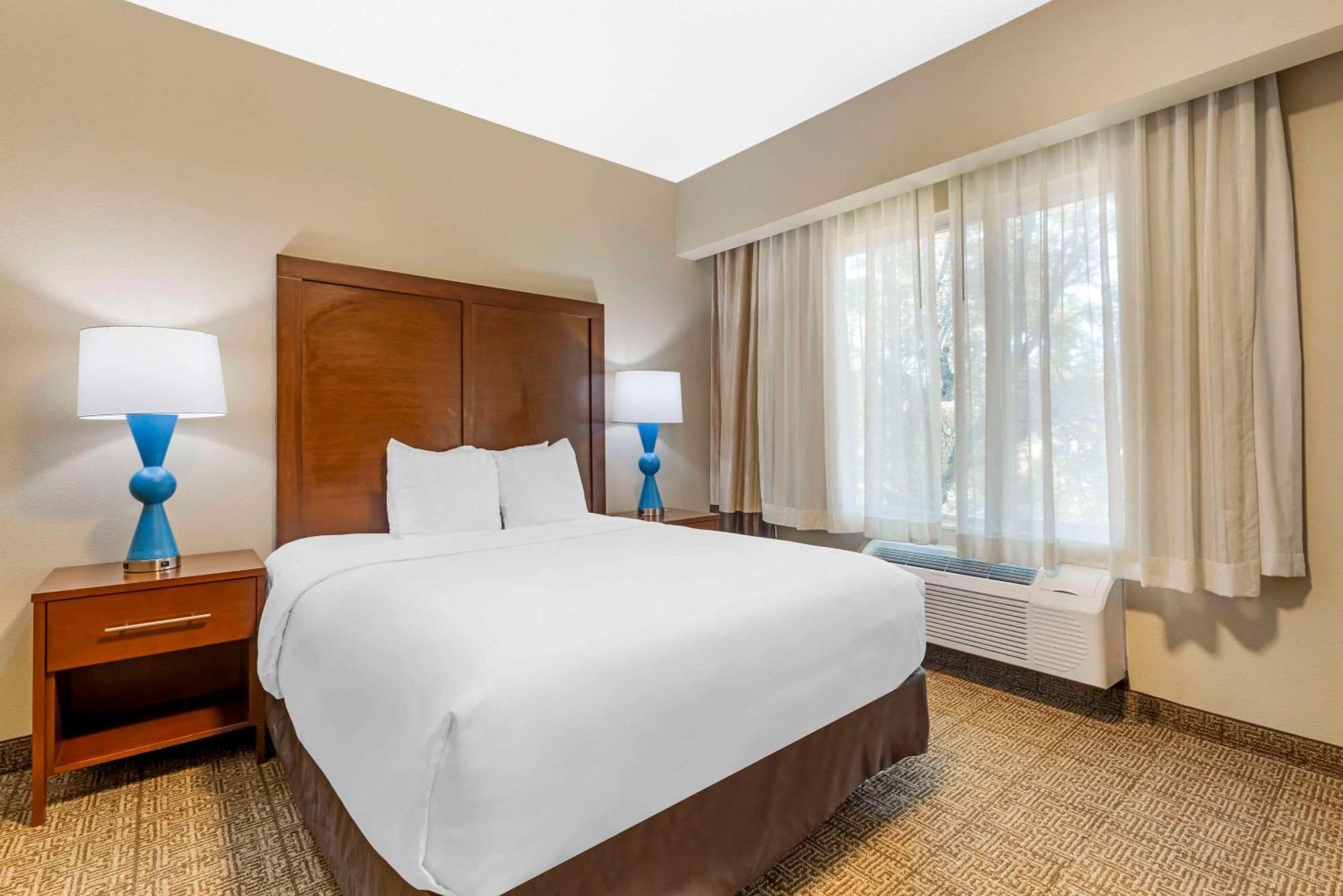 Comfort Suites Near Vancouver Mall Bagian luar foto