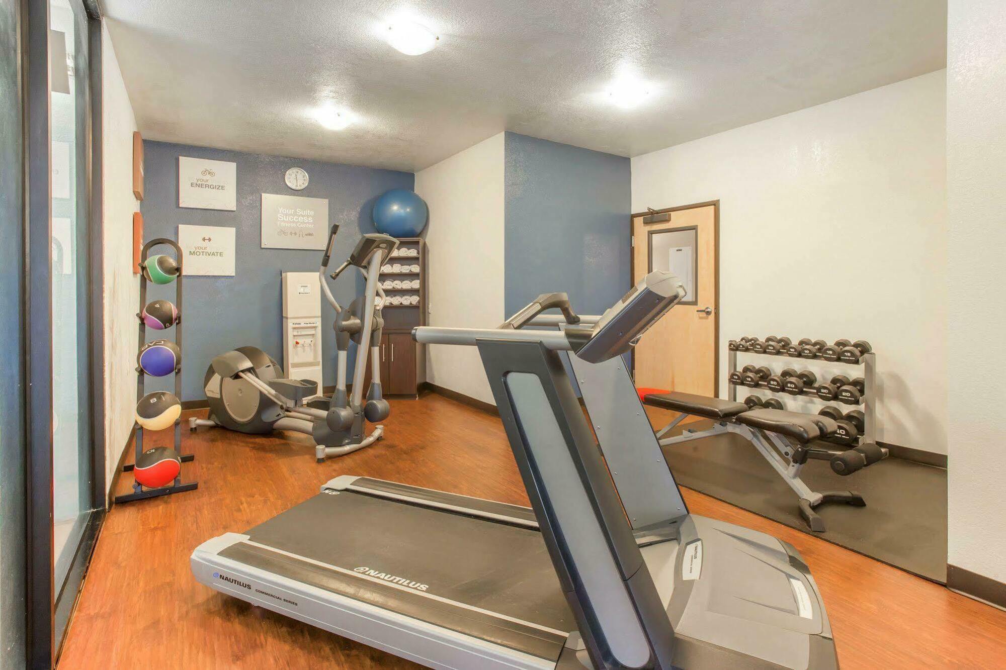 Comfort Suites Near Vancouver Mall Bagian luar foto