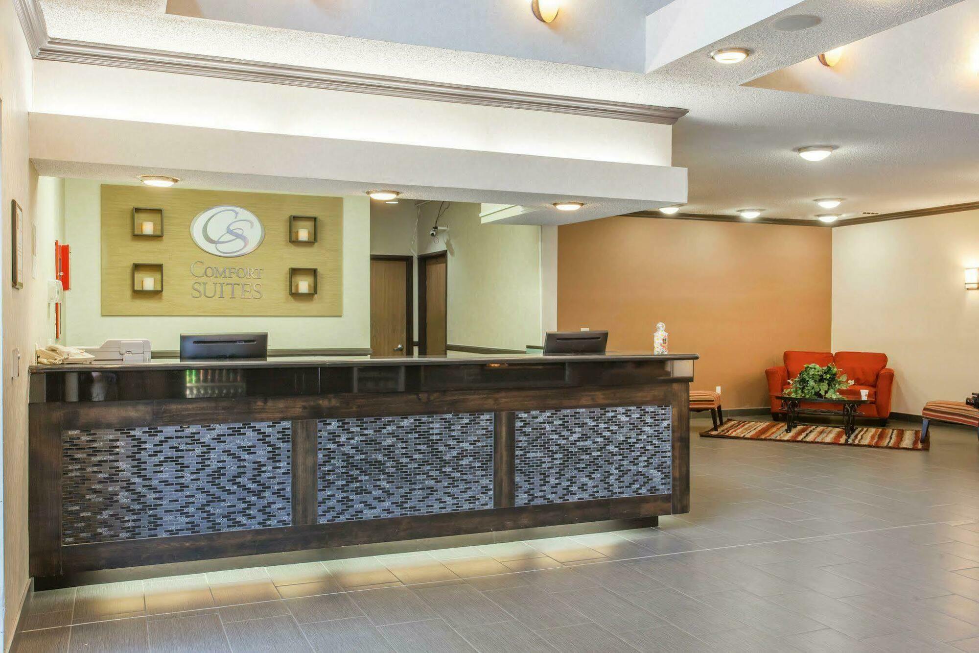 Comfort Suites Near Vancouver Mall Bagian luar foto
