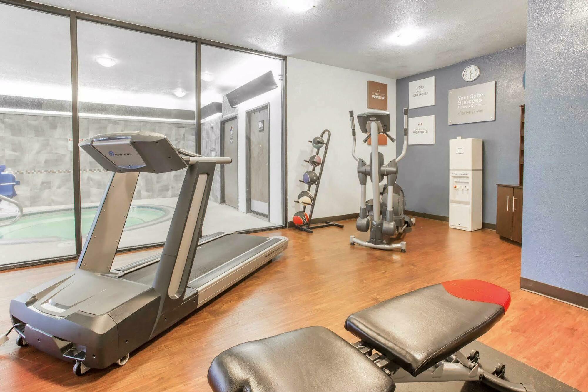 Comfort Suites Near Vancouver Mall Bagian luar foto